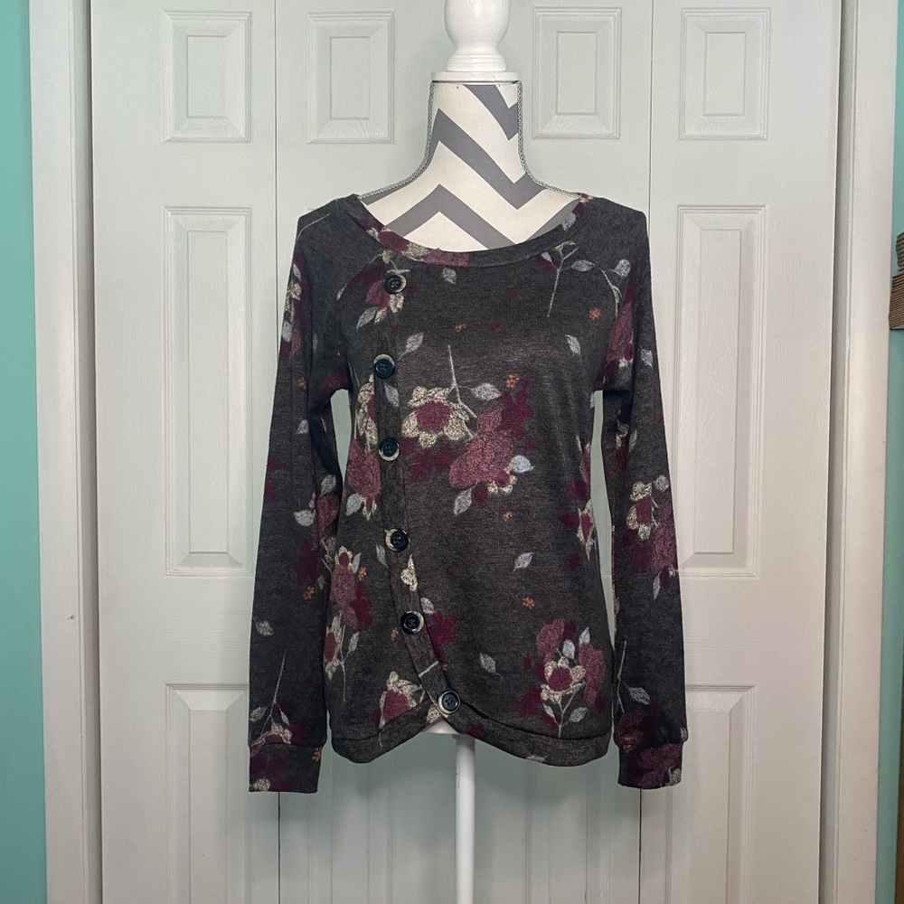 ❗️Closet Clear Out❗️Maurices Long Sleeve Floral Shirt